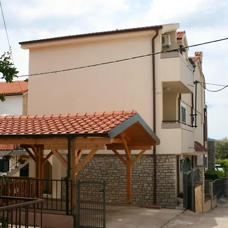 4198c Apartment *